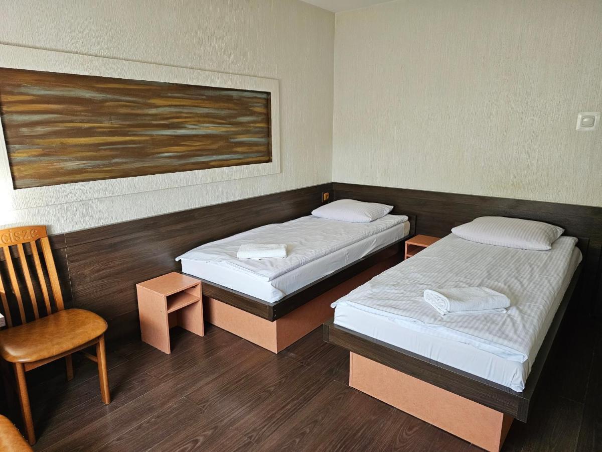Bed and Breakfast "Zacisze" Згеж Экстерьер фото